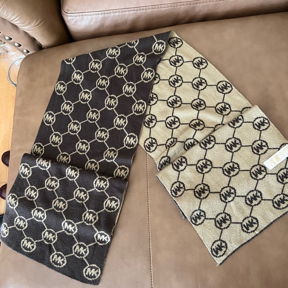 Michael Kors scarf, great condition